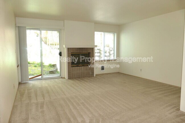 Foto del edificio - 2244 13th Ave W