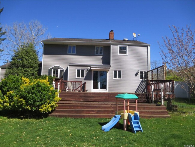 Building Photo - 327 Town Line Rd