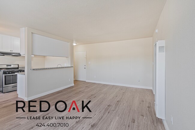 Foto del edificio - Beautiful One Bedroom with Tons of Natural...