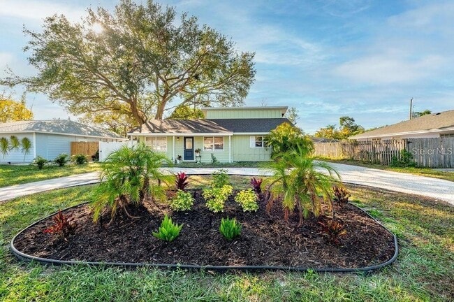Building Photo - 2676 Martin St