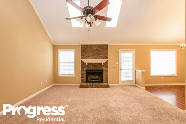 Foto del edificio - 6662 Dawnhill Rd