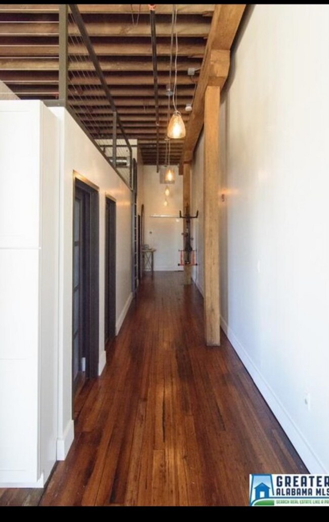 Foto del edificio - BIRMINGHAM DOWNTOWN CONDO FOR LEASE