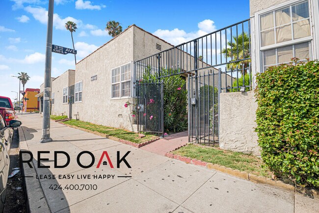 Foto del edificio - 2417 W Vernon Ave