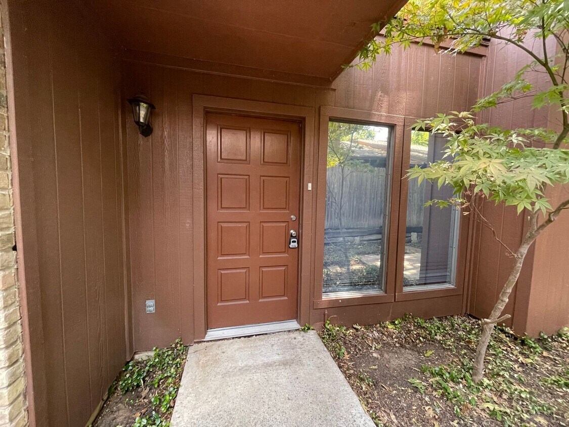 Beautiful! 2 Bedroom, 2 Bathroom, 2 Car G... - Beautiful!  2 Bedroom, 2 Bathroom, 2 Car G...