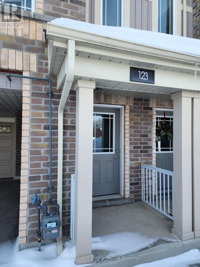 Photo du bâtiment - 123 Frank's Wy