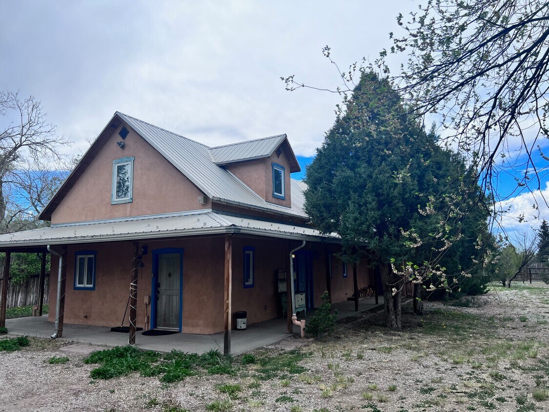 Primary Photo - 906 Kit Carson Rd