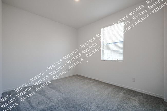 Foto del edificio - 9429 E Spiral Ave