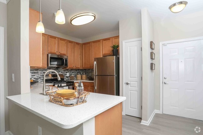 2BR, 2BA - 1,059 SF - The Point at Herndon