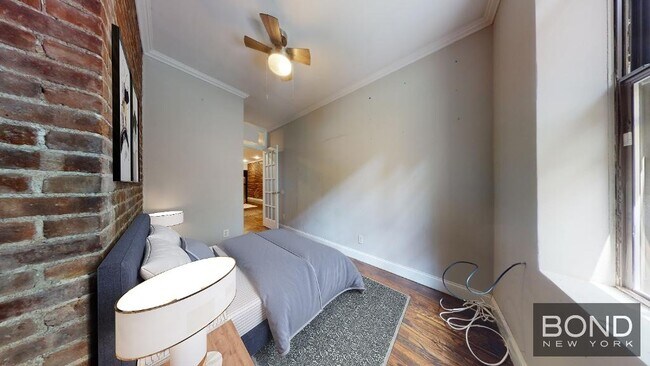 Building Photo - 724 Tenth Avenue