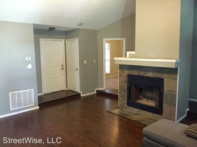 Foto del edificio - 2103 Zephyr Ln