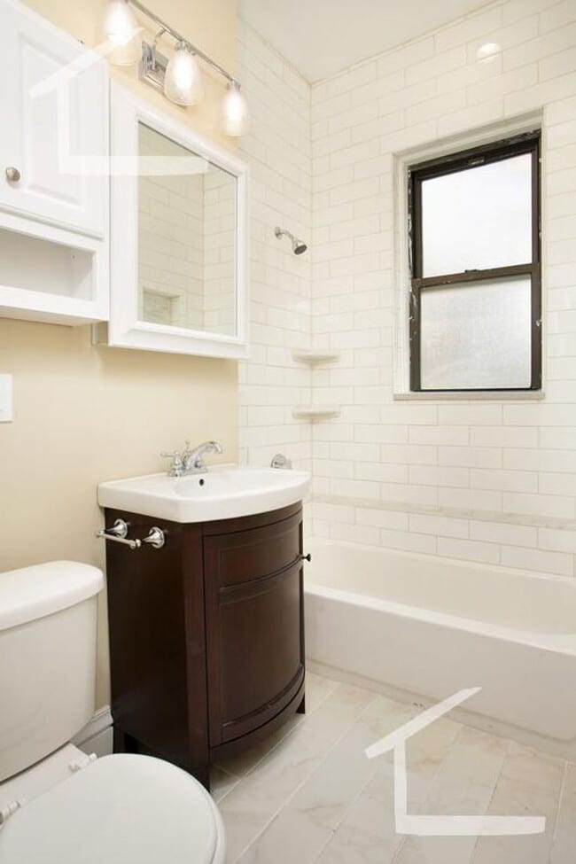 Building Photo - 68 Charlesgate E