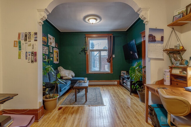 Photo du bâtiment - 203 Av 3E