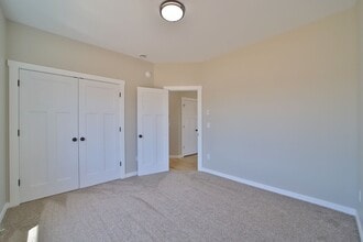 Building Photo - 781 Palomino Ave W
