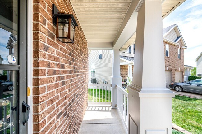Foto del edificio - Gorgeous Updated 3 Bed 3 Bath Home Garage