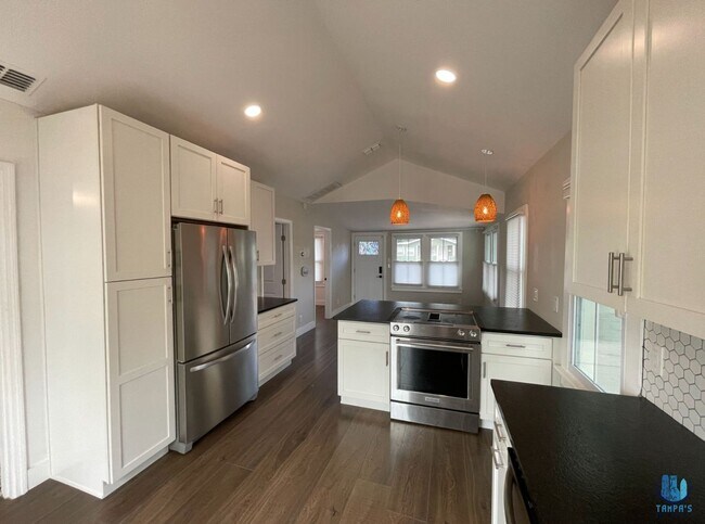Foto del edificio - Adorable Bungalow in the Heart of Gulfport