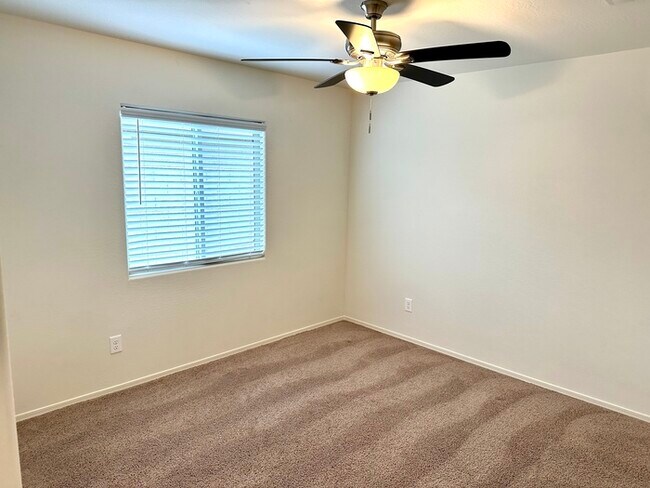 Building Photo - 1556 Demain Dr