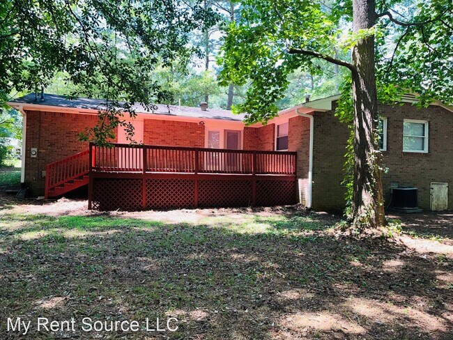 Building Photo - 3 br, 2 bath House - 31 Elaine Dr