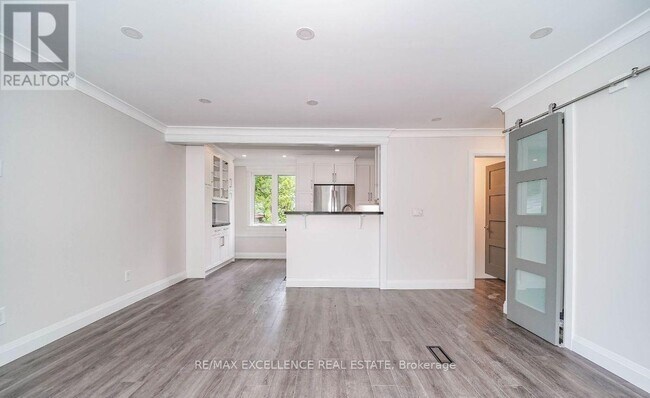 Photo du bâtiment - 49 Royce Ave