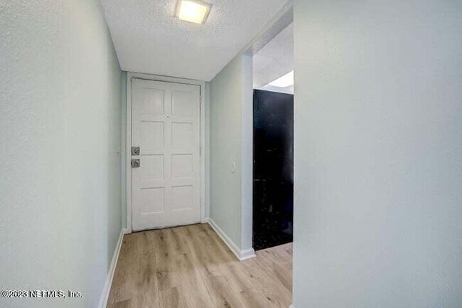 Building Photo - 6561 Mission Ct