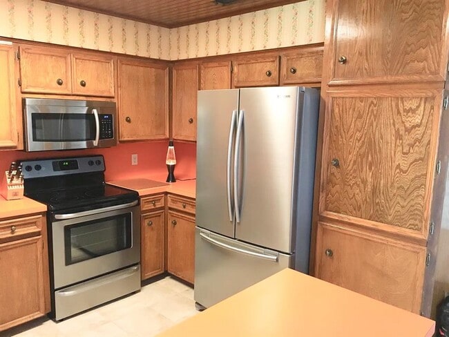Building Photo - 709 Show Low Ct