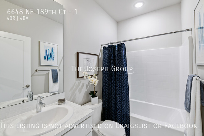 Foto del edificio - Stunning new construction, 4 bed/3.5 bath ...