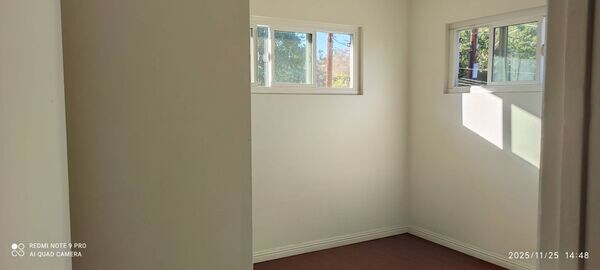 Foto del edificio - 909 W Hellman Ave