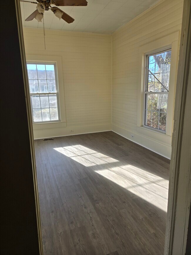 Foto del edificio - 203 Bailey St