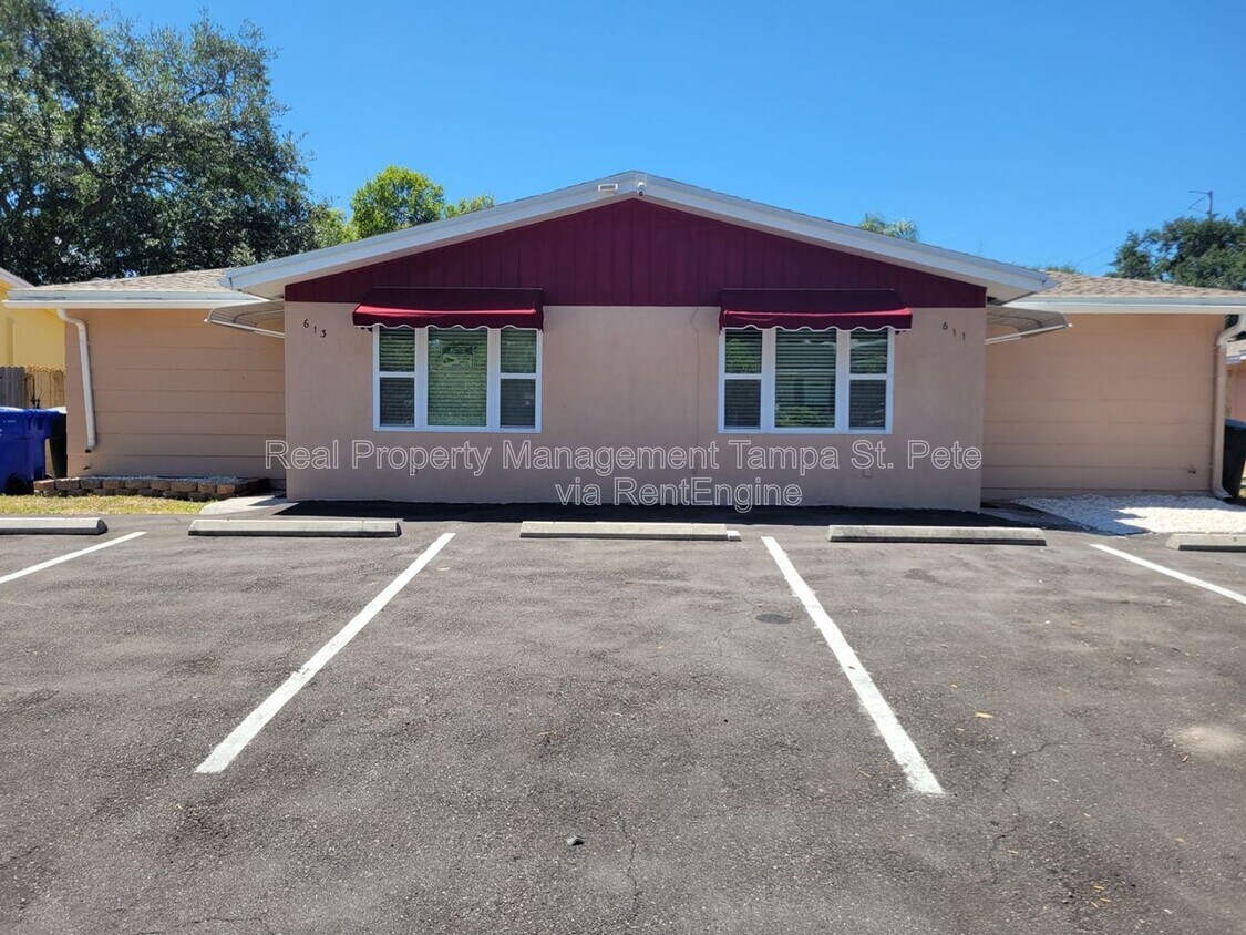 Photo - 611 Lyndhurst Street