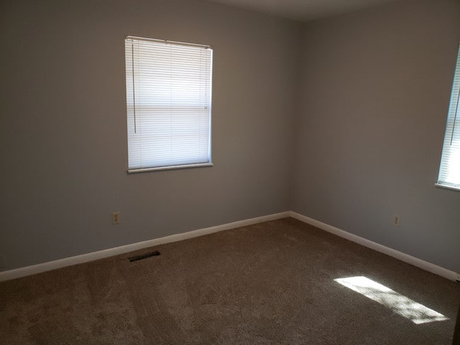 Bedroom 2 - 437 S Clay Ave