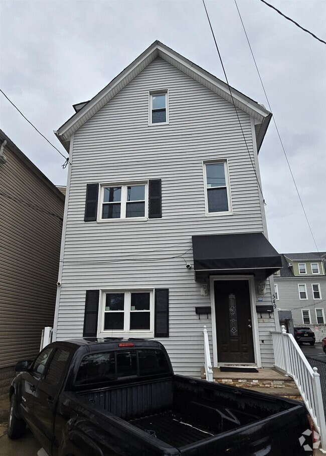 Building Photo - 549 Ave E