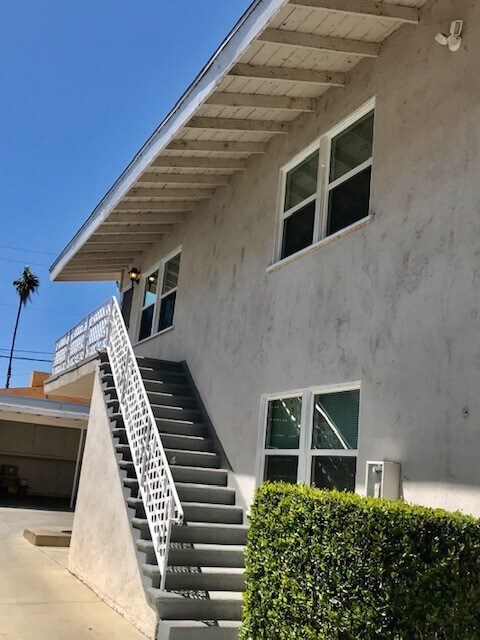 Foto principal - 4961 Kester Ave
