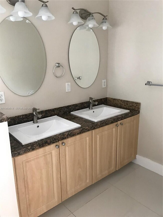 Foto del edificio - 5988 SW 8th St