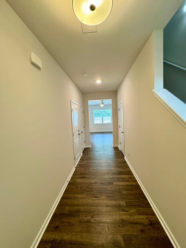 Foto del edificio - 3BR/2BA Townhouse in The Townes at Sherrills Ford