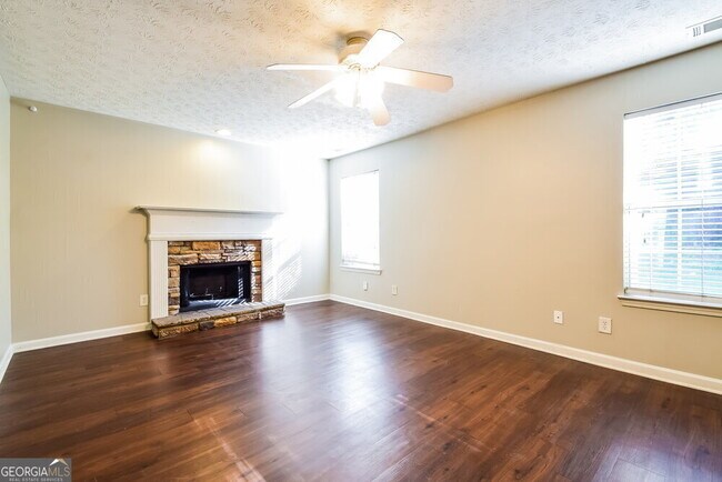 Foto del edificio - 3819 Bay Cove Tr SE