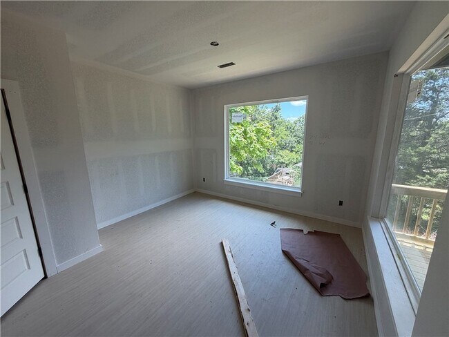 Foto del edificio - 1537 E 5th St