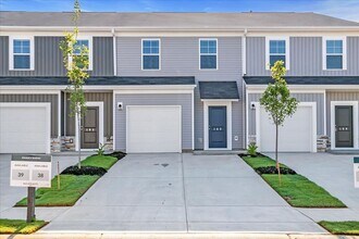 Building Photo - 102 Randwick Ln