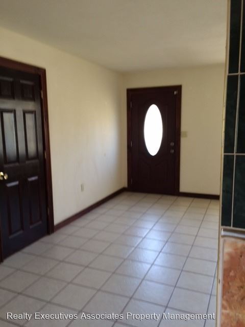 Building Photo - 3 br, 2 bath House - 3262 Sevierville Road
