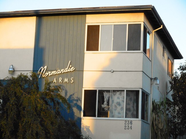 Foto del edificio - Normadie Arms Apartments