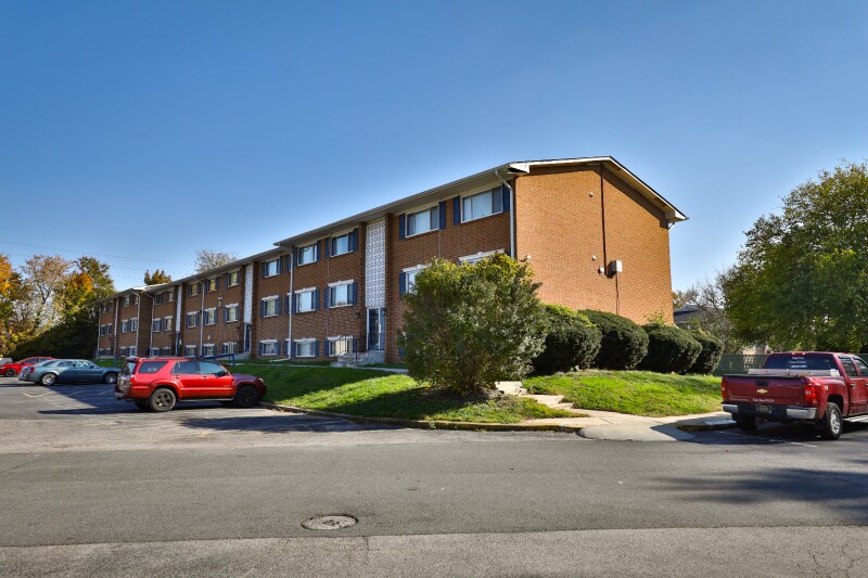 Building Photo - 4605 Patrician Blvd