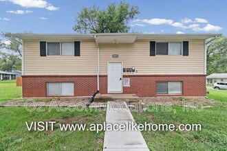 Building Photo - 15204 Bellaire Ave