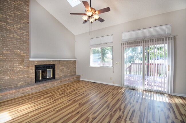 Building Photo - 7535 Hickorywood Dr