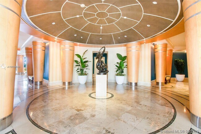 Building Photo - 888 Brickell Key Dr