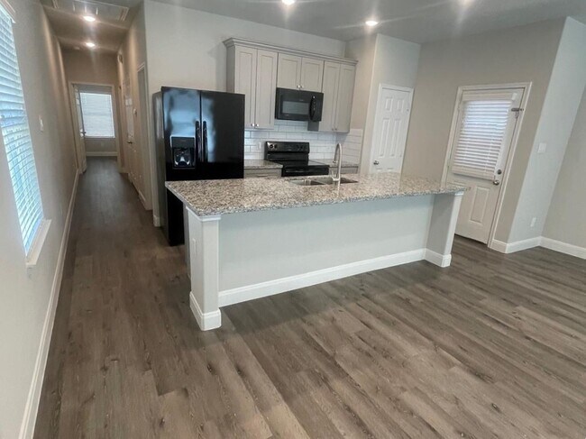 Foto del edificio - 16890 Glenheath St