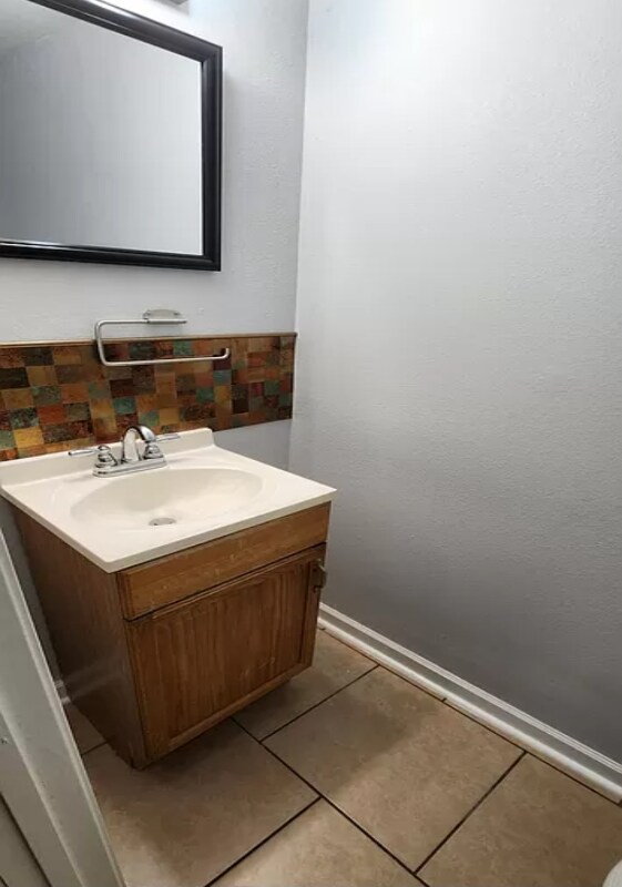 Foto del edificio - 7210-7212 Salem Dr