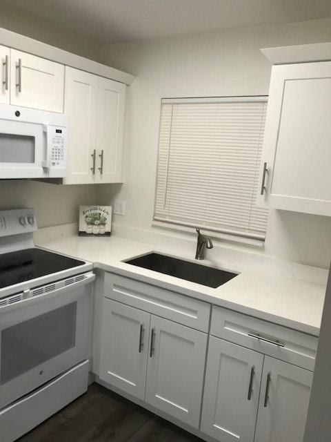 Foto del edificio - 3800 N University Dr