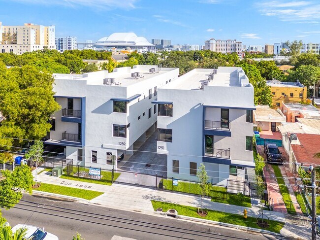 Foto del edificio - 1251 SW 3rd St