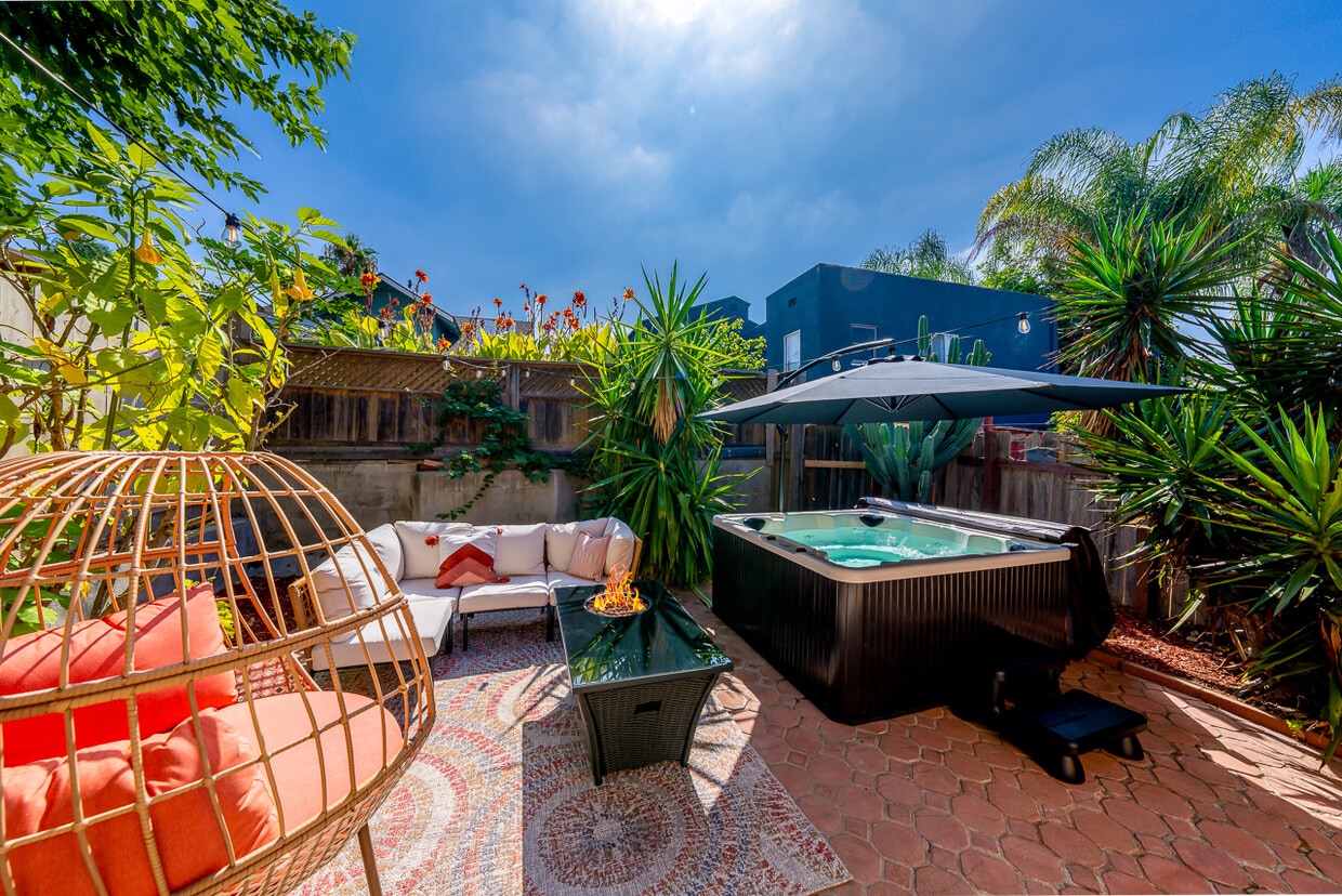 Primary Photo - 1721 Granada Ave