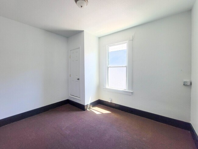 Foto del edificio - Office Space for Rent!