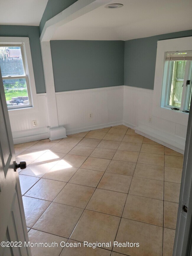 Building Photo - 48 Chestnut St