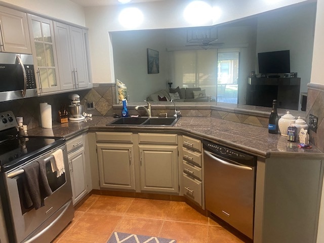 Primary Photo - 7316 Della Dr